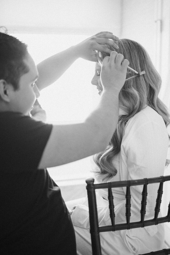 makeup artist specializing in nashville weddings doing a bride's makeup